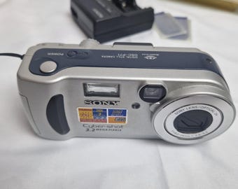 Vintage Sony Cyber-shot DSC-P71 3.2MP Digital Camera, 3X Optical