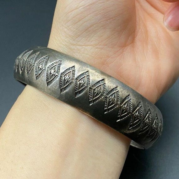 Vintage Navajo Native Tracy Sterling Silver Stampwork Bangle