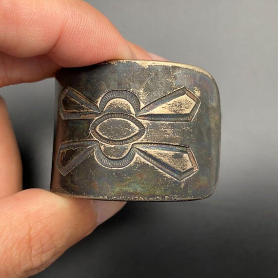 ヴィンテージ ナバホ　バングル　スタンプワーク ナバホ族 Vernon Begay バタフライ スタンプワーク シルバーバングル