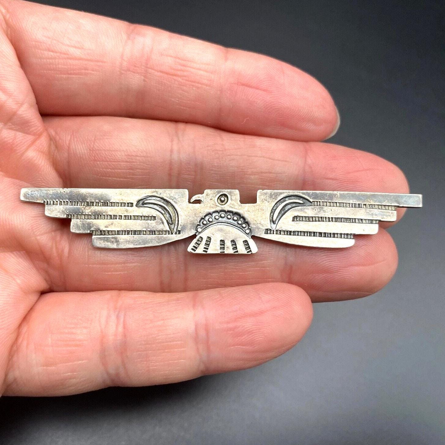 Spilla vintage in argento con timbro a mano Navajo Native Thunderbird