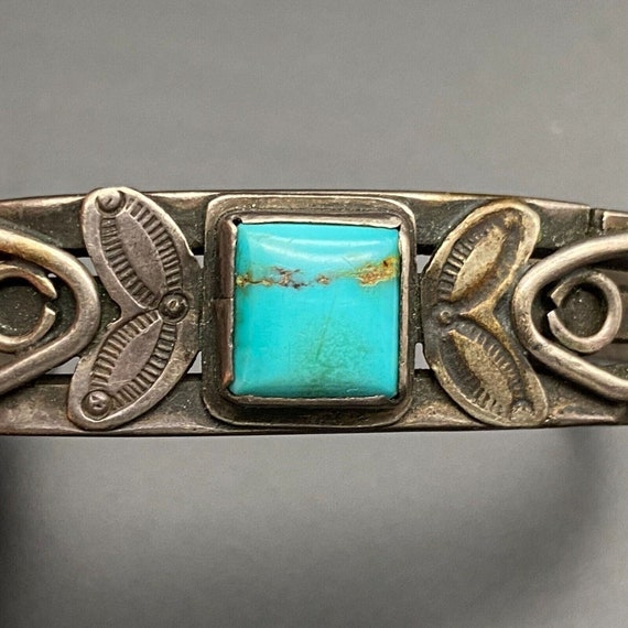 Vintage Navajo Turquoise Hand Stamped Silver Brac… - image 10