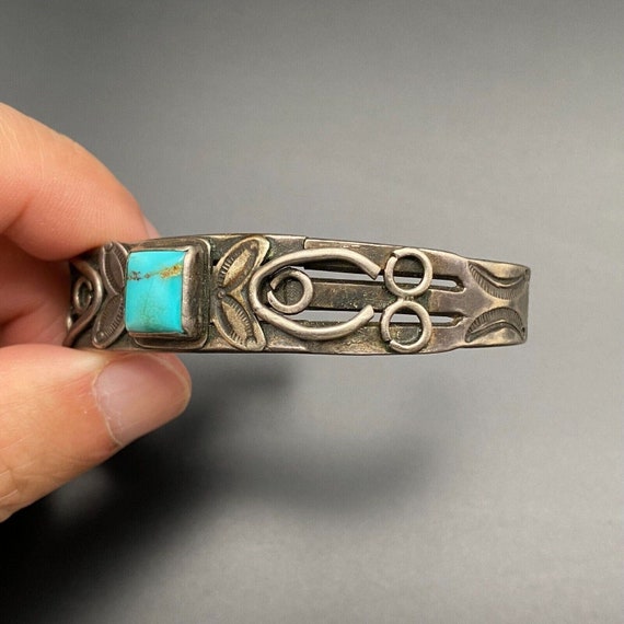 Vintage Navajo Turquoise Hand Stamped Silver Brac… - image 9