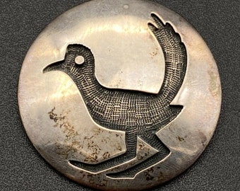 Vintage Hopi Leroy Kewanyama Roadrunner Bird Round Silver Pin Brooch