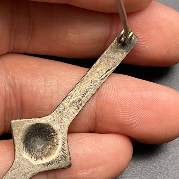 Showman ® Navajo Arrow print stirrup. main image 1