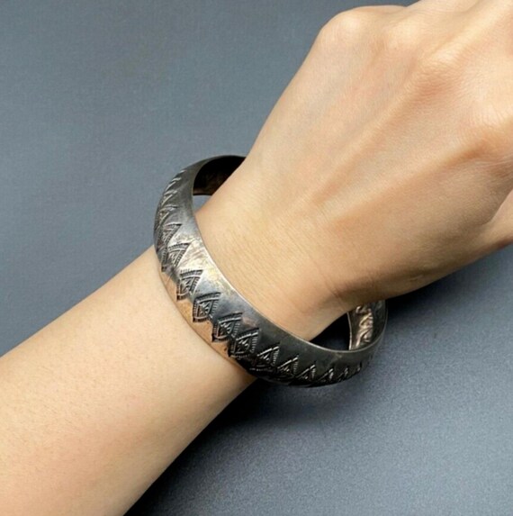 Vintage Navajo Native Tracy Sterling Silver Stampwork Bangle