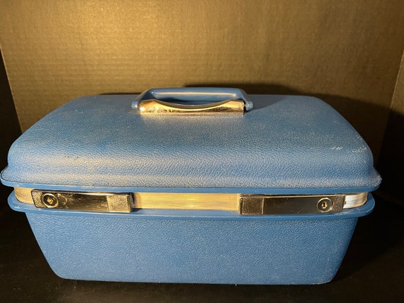 Classic Samsonite Brilliant Blue Train Case 1970's View 2