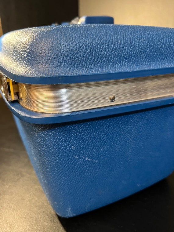 Classic Samsonite Brilliant Blue Train Case 1970's - image 10