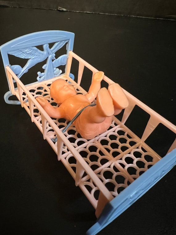 Plastic cradle for baby online