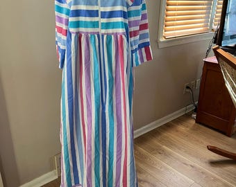 Vintage Duster Housecoat Housedress Loungewear