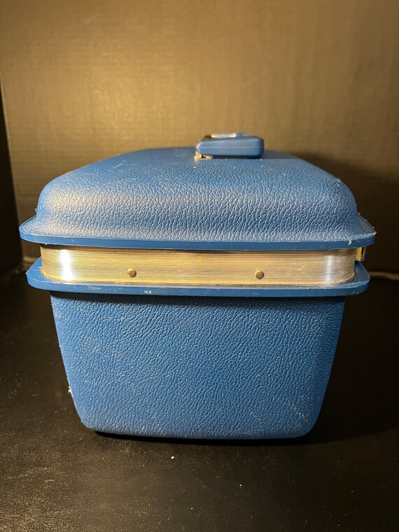 Classic Samsonite Brilliant Blue Train Case 1970's View 6