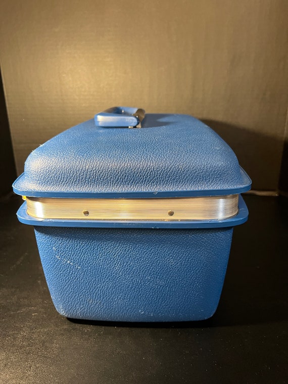 Classic Samsonite Brilliant Blue Train Case 1970's View 4