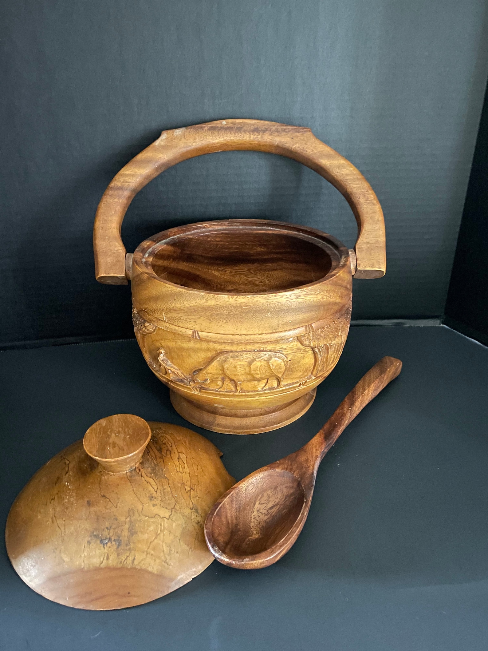 Wonderful Wooden Handled Hand Carved Serving Bowl with Lid and Etsy.de