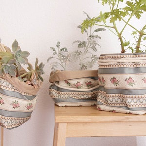 Plant pot basket medium Fabric basket Home organisation basket Decorative basket Waterproof basket model CABILA FLORAL MEDIUM Victoriana