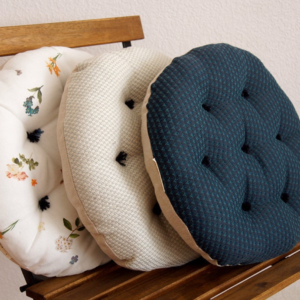 Round seat cushion 35cm - Boho circular pillow - Padded cushion for chair - Upcycled fabric cushion - Floral decorative pillow - mod EROLA