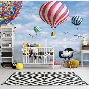 Papel pintado de vivero de globo aerostático colorido de dibujos animados de acuarela, nubes blancas cielo azul y gaviotas voladoras habitación de bebé murales de pared para habitación de niños