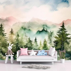 Mural de papel pintado con bosque de pinos en acuarela: decoración infantil con paisaje de montaña