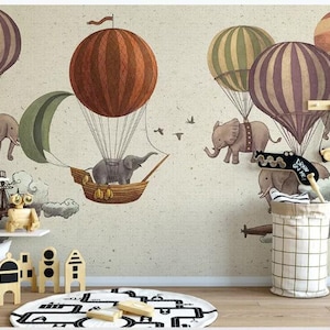 Papel pintado de guardería de animales de dibujos animados de acuarela, globo de aire caliente colorido pintado a mano y murales de pared de habitación de niños de elefantes para habitación de bebé