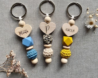 Schlüsselanhänger mit Name und Herz, Taschenanhänger personalisiert, Anhänger für den Rucksack oder Schulranzen