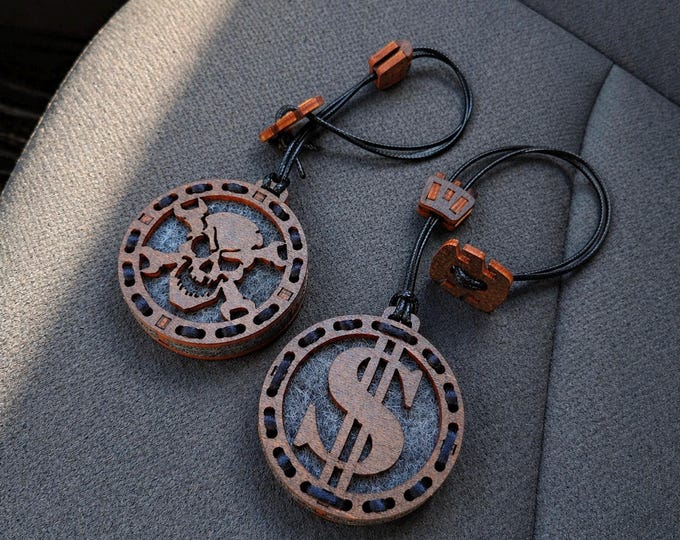 Car Diffuser Charm Handcrafted Oak Rearview Mirror Pendant with Adjustable 60 cm Cord, Personalized Gift Box for Drivers