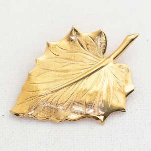 Vintage Glänzende Goldene Blatt Brosche - A3