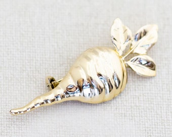 Vintage Golden Turnip Brooch - Y1