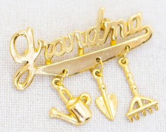 Vintage Gold Tone Grandma Appreciation Brooch - AA1