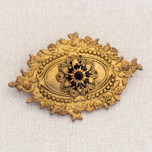 Vintage Golden Victorian Brooch, A12