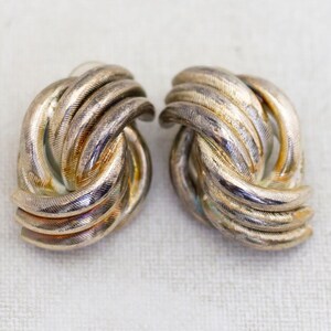 Vintage Gold Tone Rope Knot Stud Earrings- A19