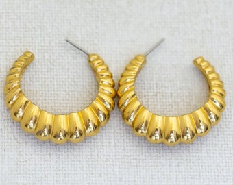 Vintage Gold Tone Croissant Hoop Earrings - i1
