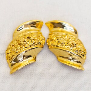 Vintage Gold Tone Intricate Floral Embossing Elegant Large Clip On Earrings - A17