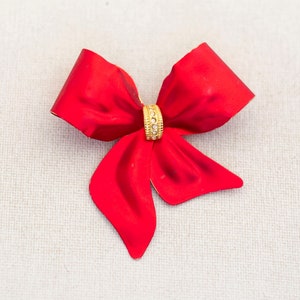 Bright Vintage Red Bow Brooch - A12