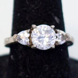 Size 7 Vintage Sterling Silver Gemstone Ring by Avon - A16