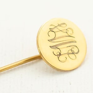Vintage Gold Tone W Letter Stick Pin - A4