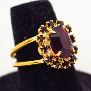 Adjustable 1970 Czechoslovakian Adjustable Rhinestone Ring