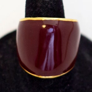 Size 8, Vintage Red & Gold Tone Ring - A23