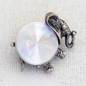 Vintage Silver Tone Elephant Brooch - Y1