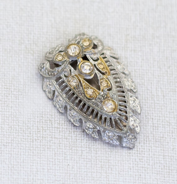 Vintage Silver Shield Rhinestone Clip - A16