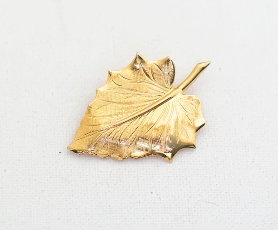Vintage Shiny Golden Leaf Brooch - A3 - Etsy display picture 2