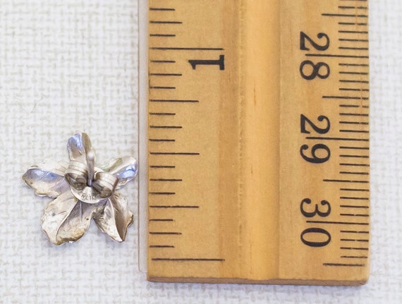 Vintage Sterling Silver Leafy Flowers Stud Earrin… - image 3