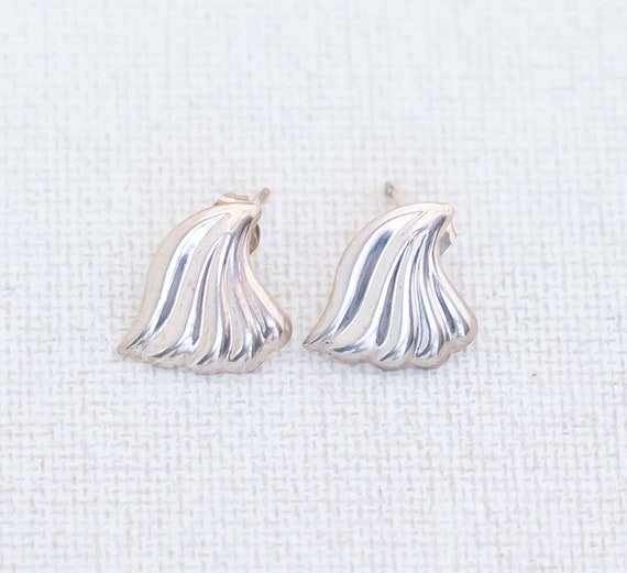 Vintage Silver Wings Stud Earrings by Avon A6
