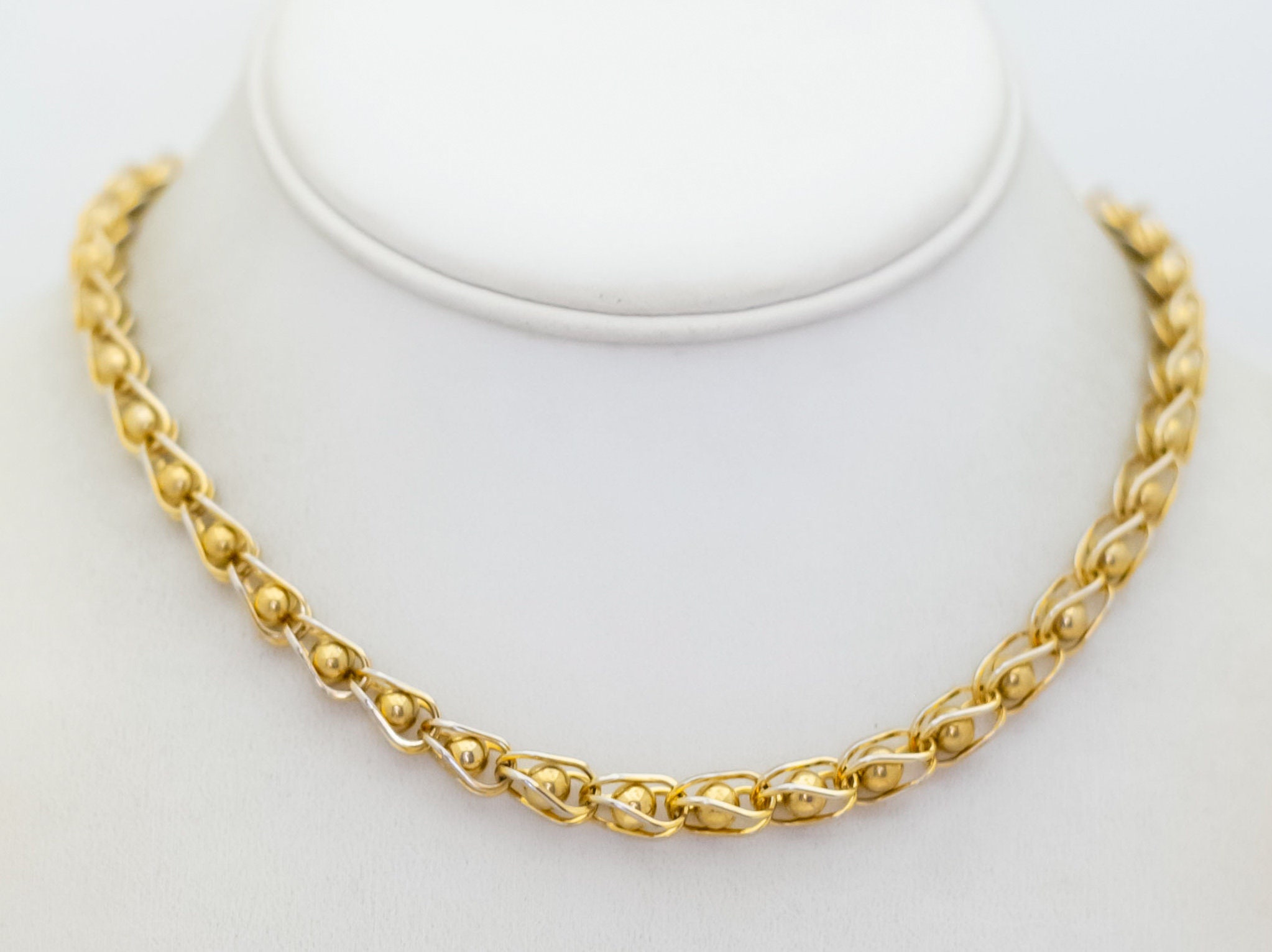 26 Inch, Vintage Gold Tone Sphere Ball Oval Links Unique Chain