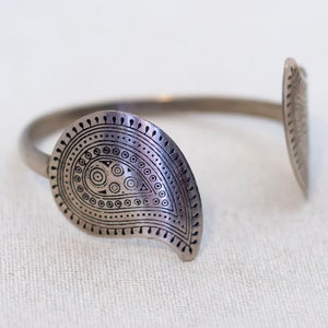 18 cm, Vintage Zierliche Teardrop Silber Ton Manschette Armband - AX9