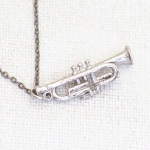 18 inch, Vintage Trumpet Musical Instrument Silver Tone Necklace - C1