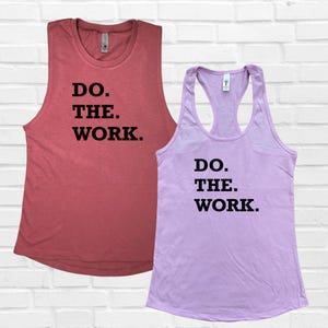 Do The Workタンクトップ：レディースジムワークアウトレーサーバック