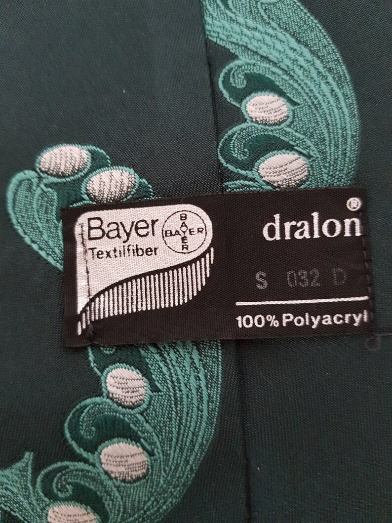 vintage 70s commodore TREVIRA dralon Bayer tie