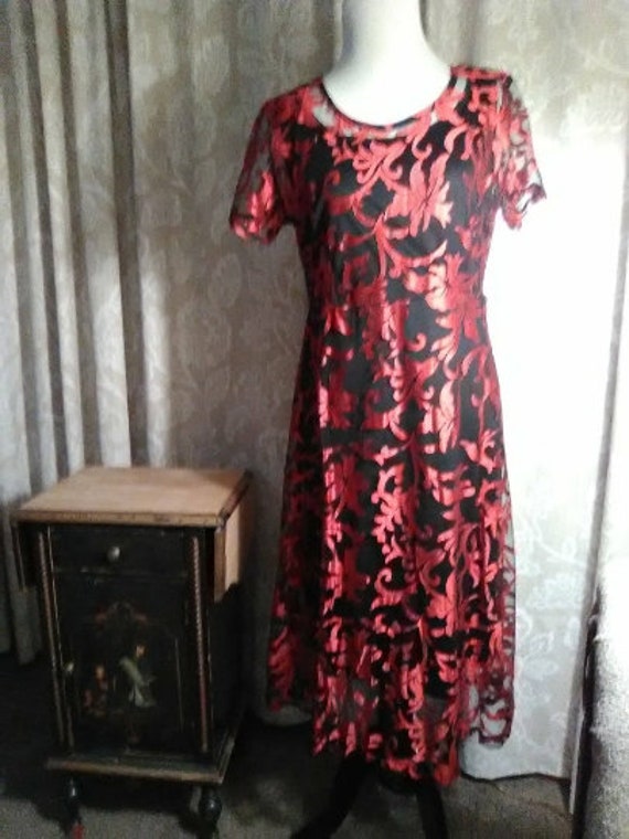 ASIAN VAMPIRESS Red Lace Over Little Black Dress -
