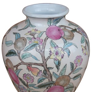 Vintage WBI Chinese Chinoiserie Enameled Porcelain Mantel Urn Vase 8.5&quot;