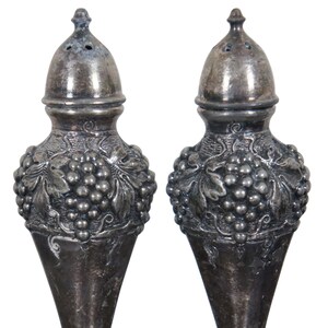 Vintage Weidlich Brothers WB Mfg Co Silver Plate Salt & Pepper Shakers Grapes