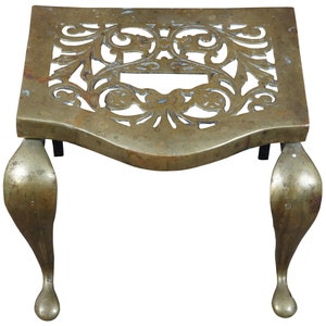 Antique English Brass Footman Fireplace Trivet Kettle Stool Stand Hearthware 17&quot;