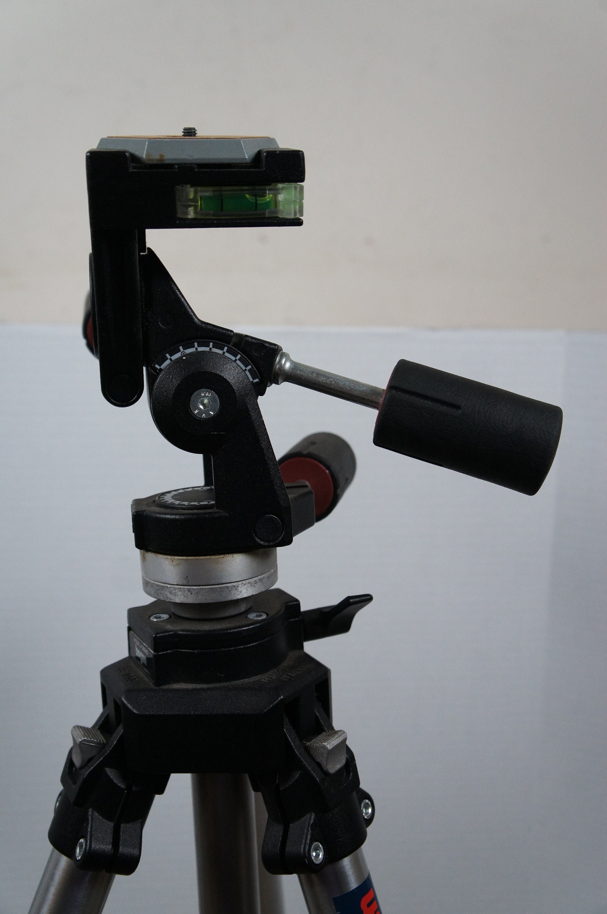 Manfrotto (Bogen)　三脚 BogenTripod-1_cbe7b65b-0cd3-